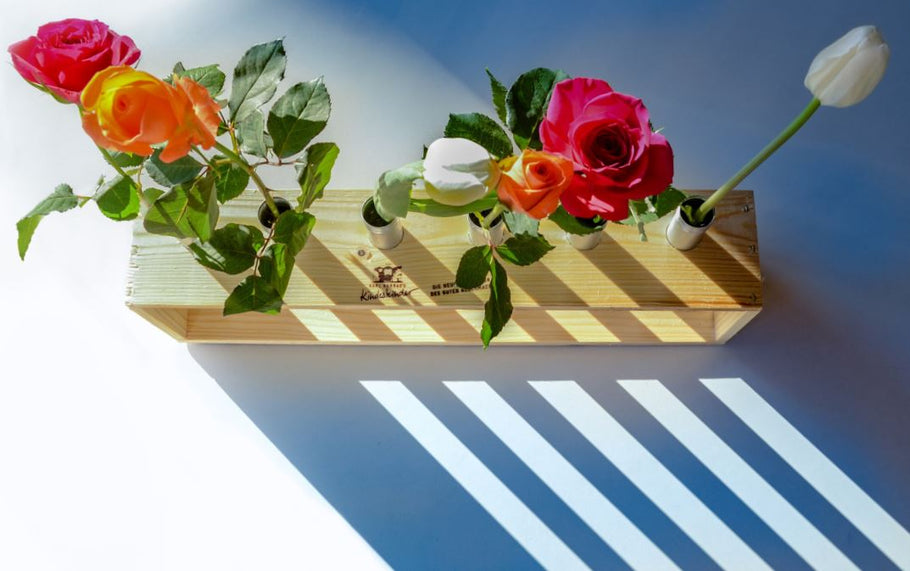 Kindeskinder Upcycling: DIY-Blumenvase aus leeren Gewürzröhrchen!